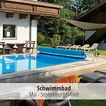 Mit Pool & Sauna